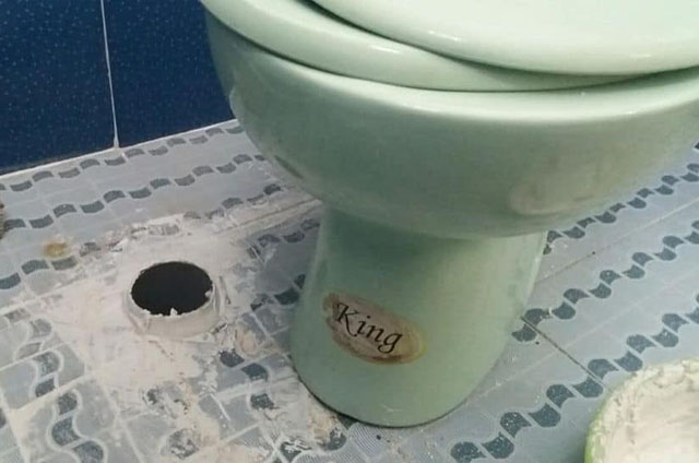 Hình ảnh về chống thấm cổ ống nhà vệ sinh 