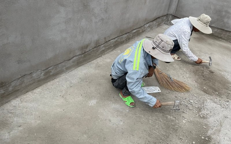 Khảo sát và chuẩn bị bề mặt