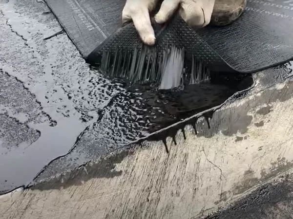 Giá nhựa đường khô mới nhất 2025 - Chống thấm hiệu quả 2 Giá nhựa đường khô trên thị trường thường không cố định