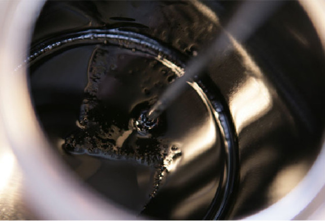 Giá Nhựa Đường Lỏng 60/70 Mới Nhất 2025 | Chống Thấm Hiệu Quả 2 Giá nhựa đường lỏng có thể thay đổi do nhiều yếu tố