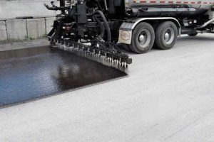 Nhựa đường lỏng là sản phẩm được chế biến từ nhựa đường đặc