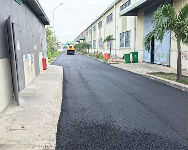 Giá nhựa đường khô mới nhất 2025 - Chống thấm hiệu quả 3 Nhựa đường khô ngày càng được các nhà thầu và kỹ sư xây dựng tin dùng